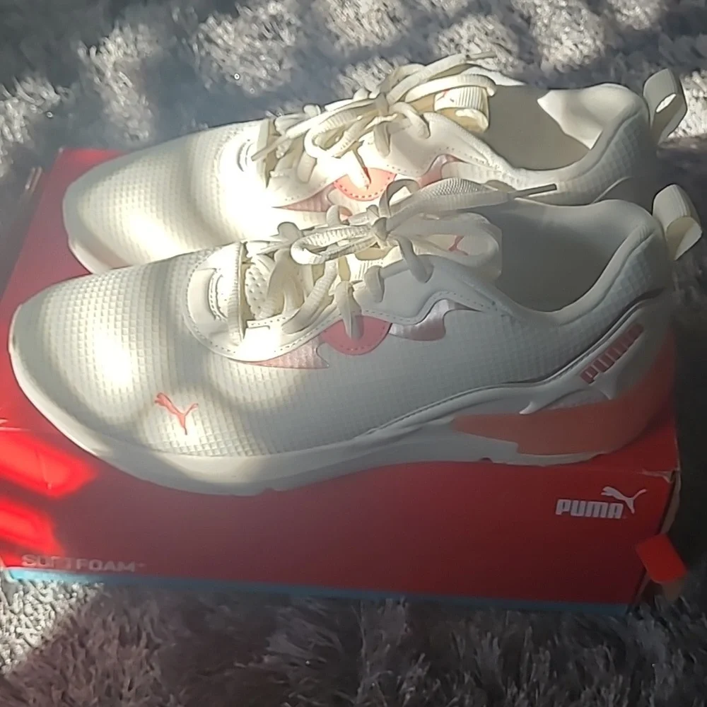 Puma Sneakers - Picture 2 of 5